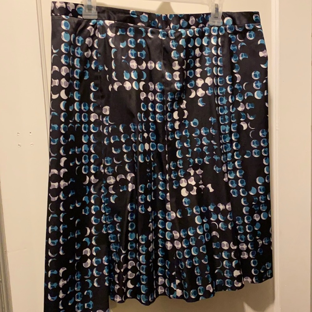 East 5th slightly Flaired pencil skirt